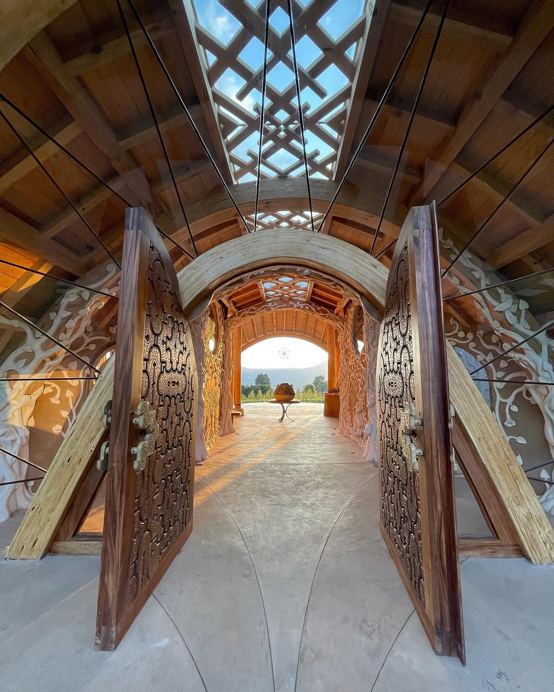 Las puertas del Cielo, Khungi